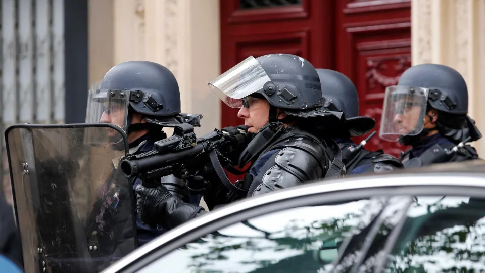 França requer julgamento de 14 envolvidos nos atentados de 2015