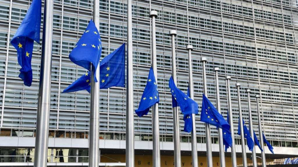 Setor bancário "resiliente" apesar de queda da bolsa, dizem líderes da UE