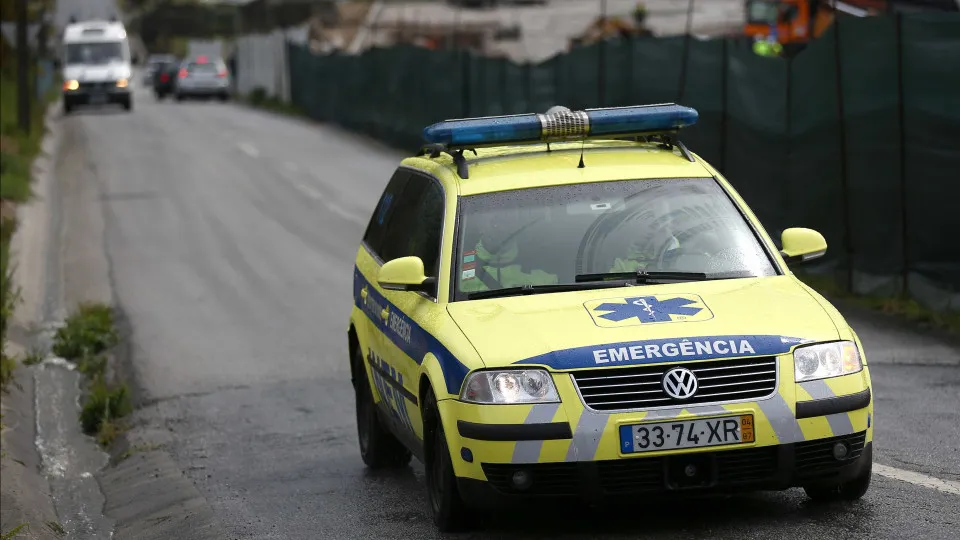 Despiste contra casa faz um morto e um ferido em Santa Maria da Feira