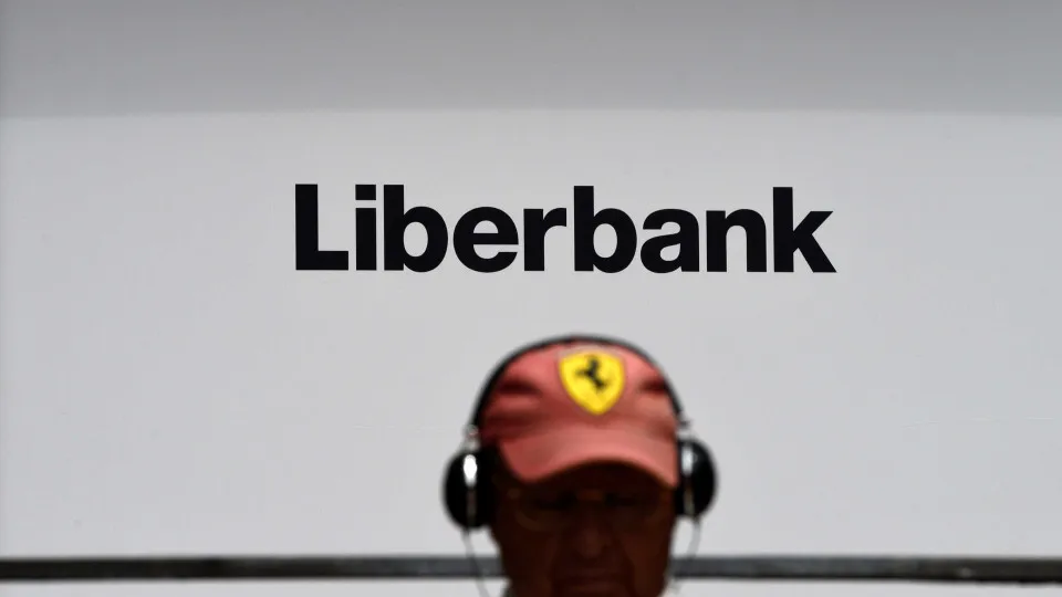 Supervisor espanhol suspende negociação de ações do Abanca e do Liberbank