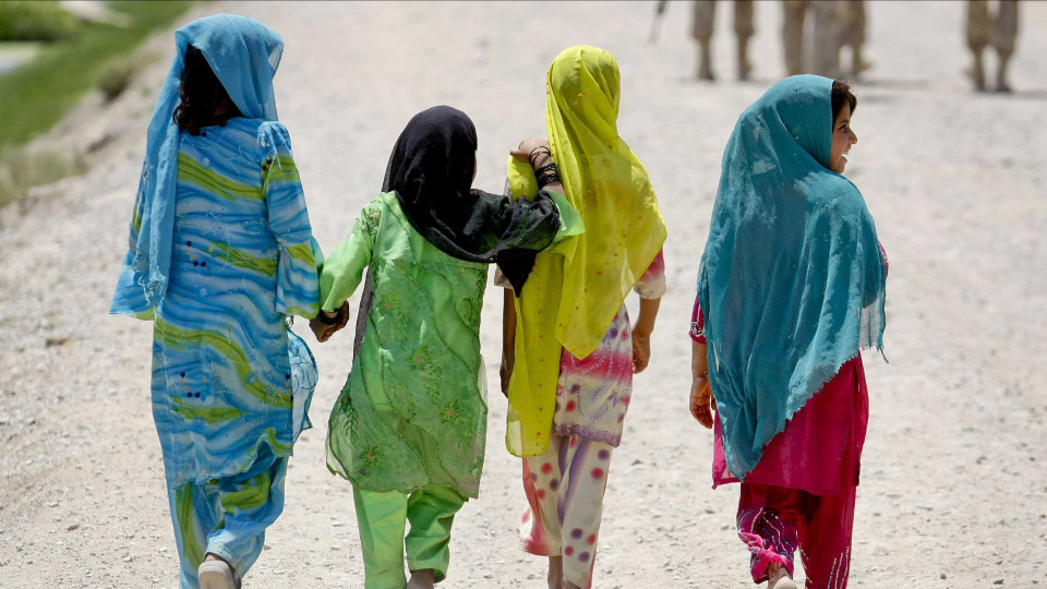 Afeganistão. 2 milhões de crianças enfrentarão desnutrição aguda este ano