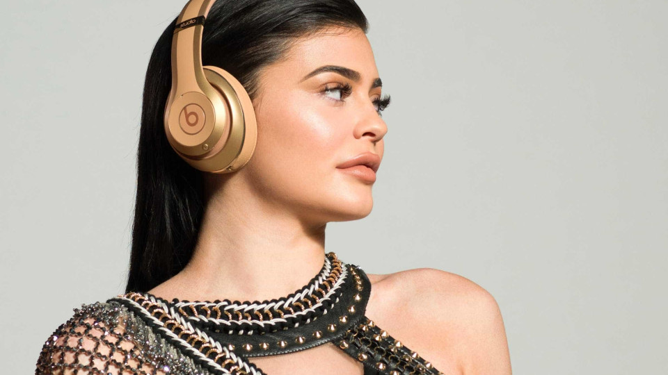 Apple recorre a Kylie Jenner para lançar os novos Beats