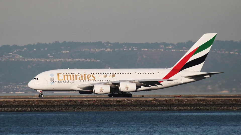 Emirates é a primeira companhia aérea a fazer testes aos passageiros