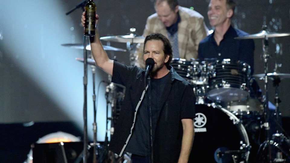 Eddie Vedder, vocalista dos Pearl Jam, rende-se ao TikTok