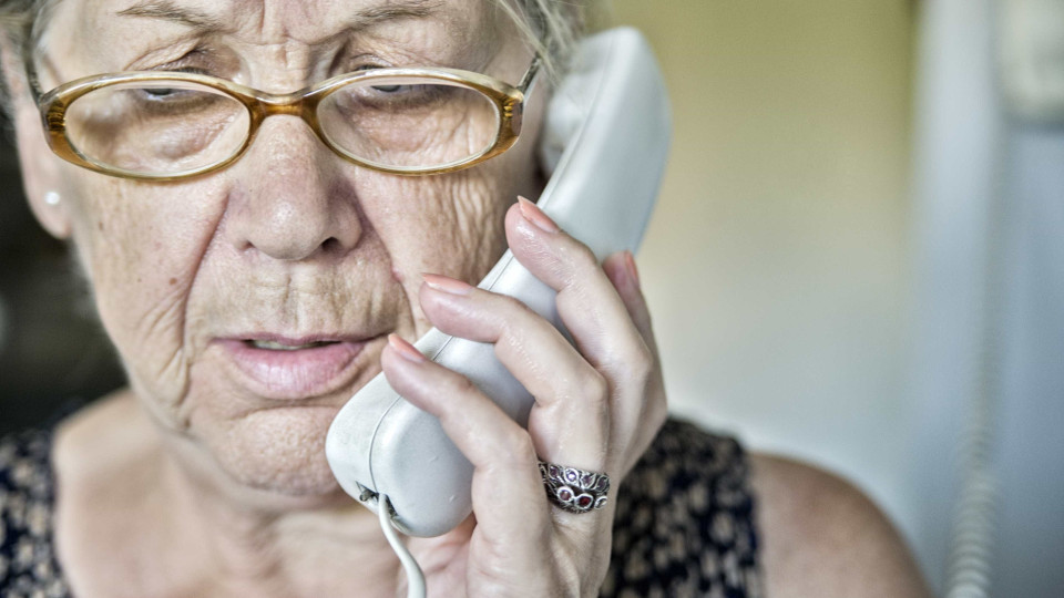 Infarmed quer linhas diretas para esclarecer doentes de Parkinson