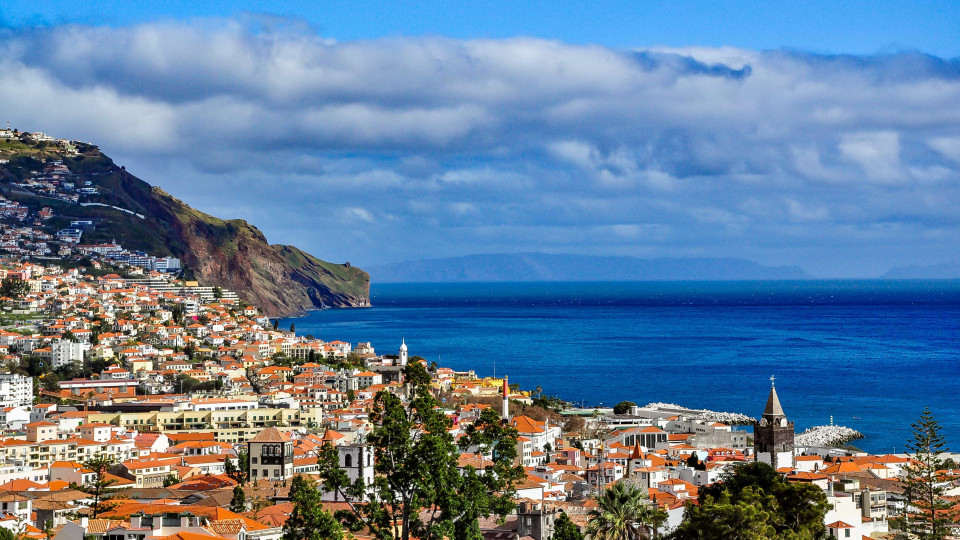 Madeira volta a ser considerada de risco elevado para viagens na UE