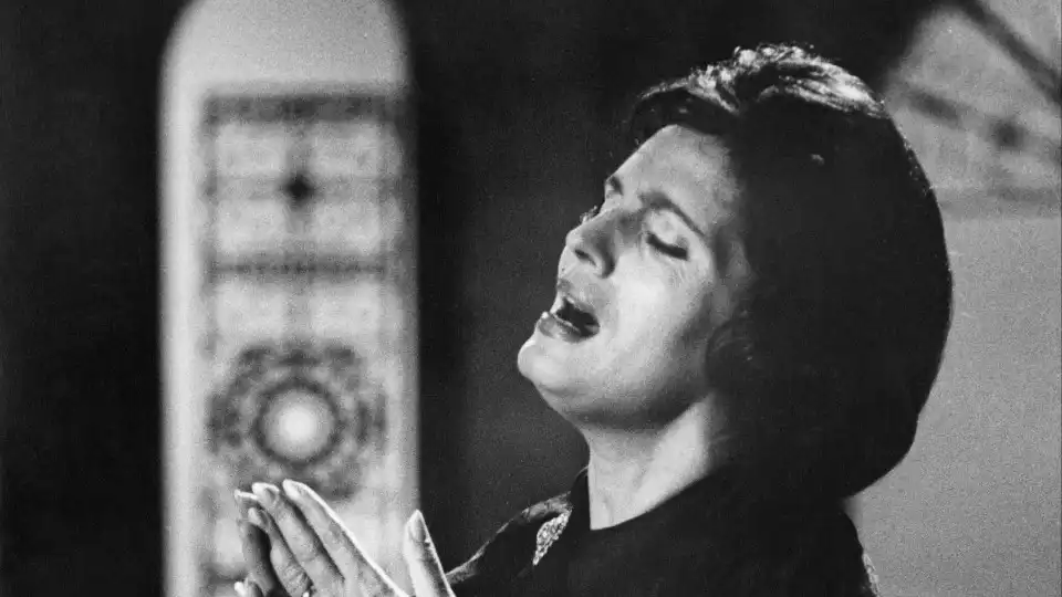 AR recorda "rainha do fado" Amália Rodrigues nos 25 anos da sua morte