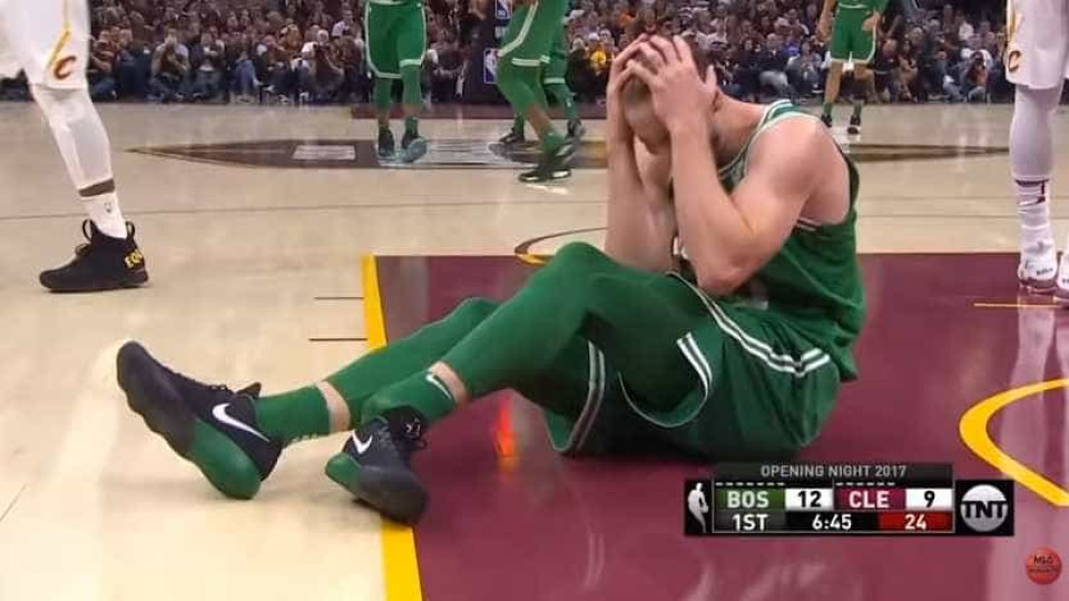 Arrepiante: Gordon Hayward fratura o tornozelo na estreia pelos Celtics