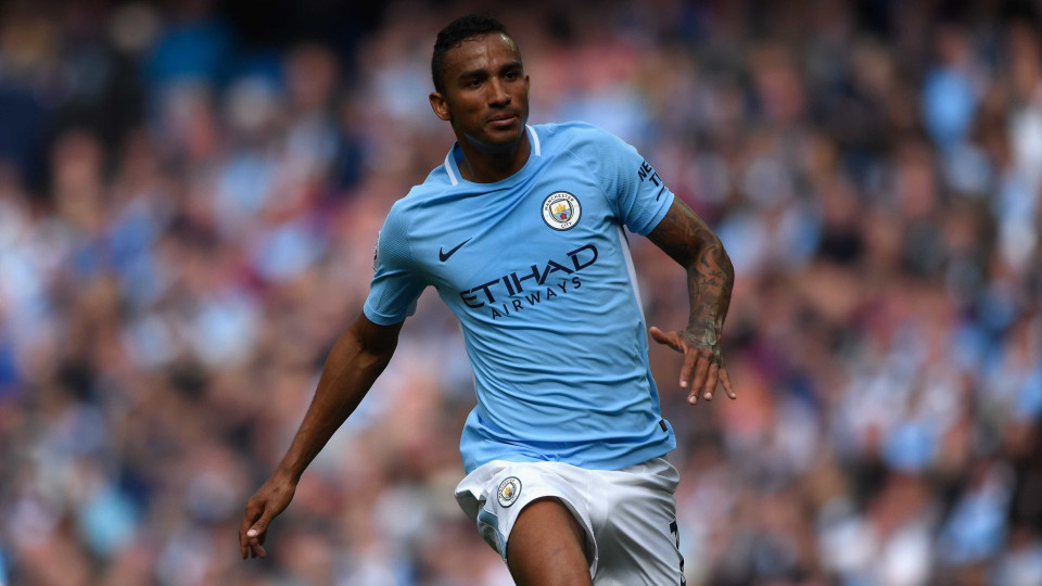 Danilo equaciona saída do Manchester City em janeiro