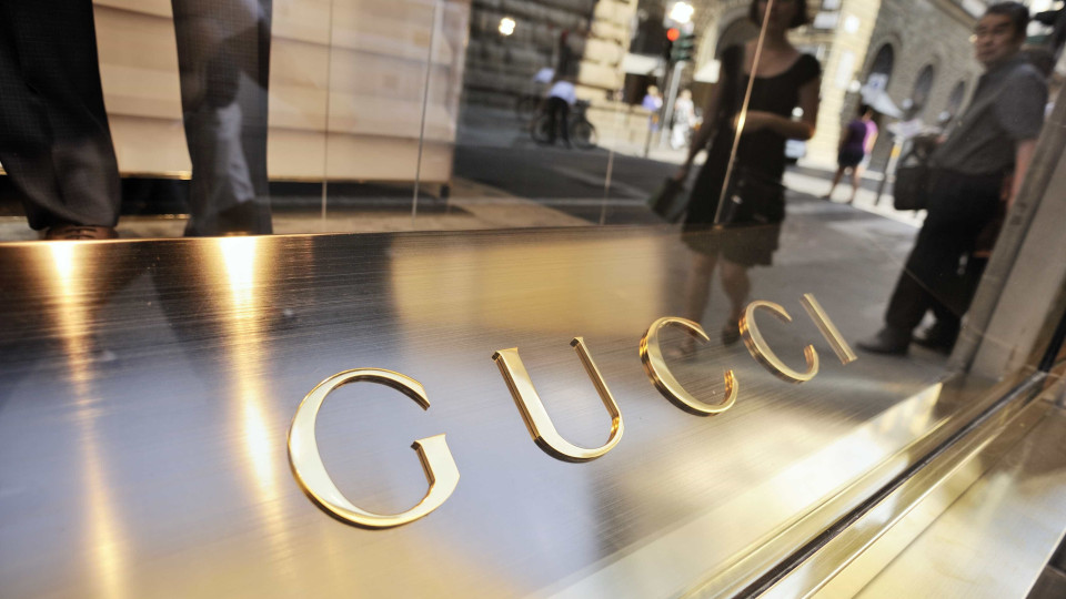 Trabalhadores da Gucci em greve contra transferência para Milão