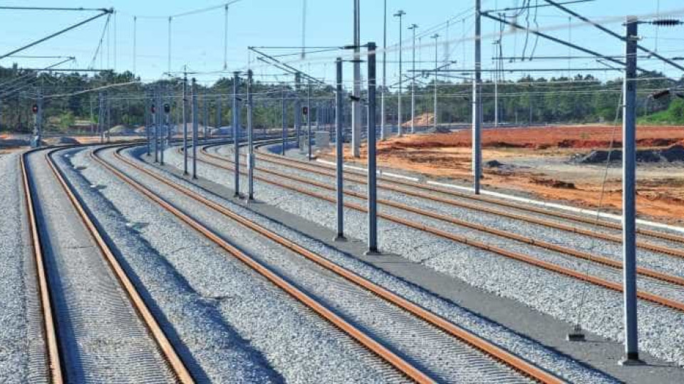 Restabelecida circulação na Linha do Minho entre Valença e a Galiza