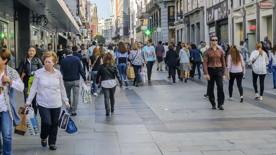 Portugal entre os 10 países em que população poderá estabilizar até 2024