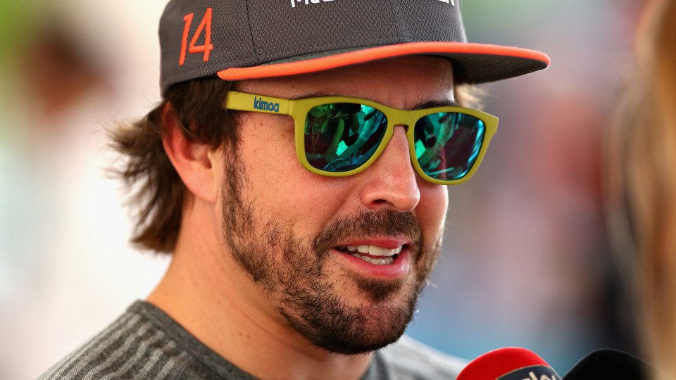 Alonso volta a pilotar um monolugar de F1 no GP do Bahrein 