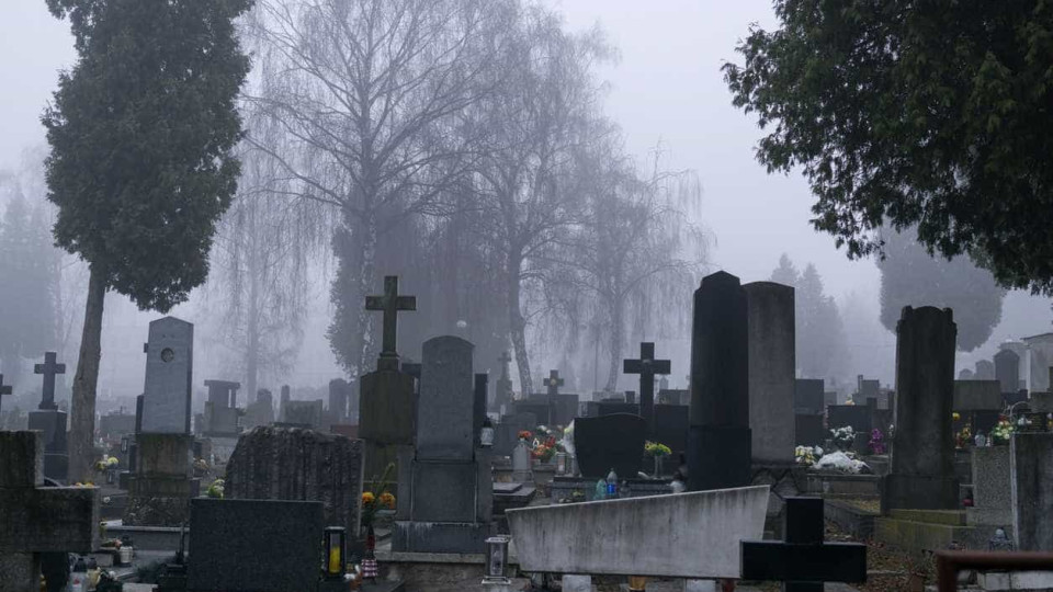 Cidade alemã sorteia campas de cemitério para responder à procura