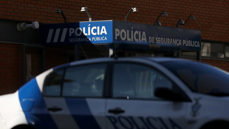 Homem detido após roubar farmácia com recurso a ameaças em Braga