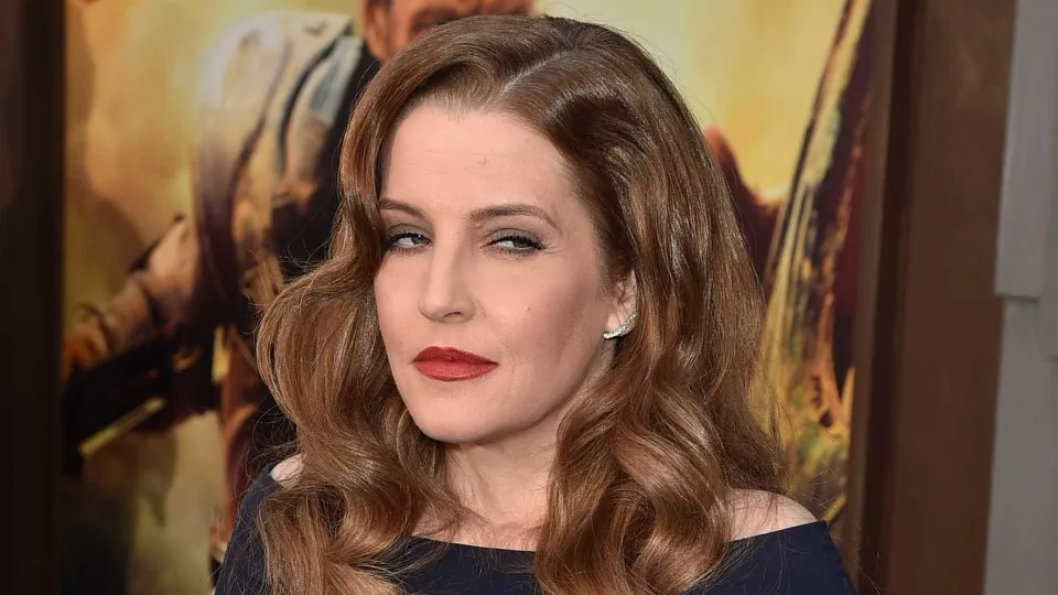 Filha de Lisa Marie Presley 'quebra silêncio' após morte da mãe