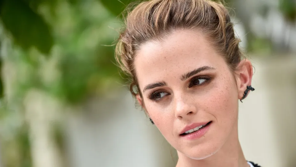 Emma Watson fala sobre afastamento e os rumores de noivado