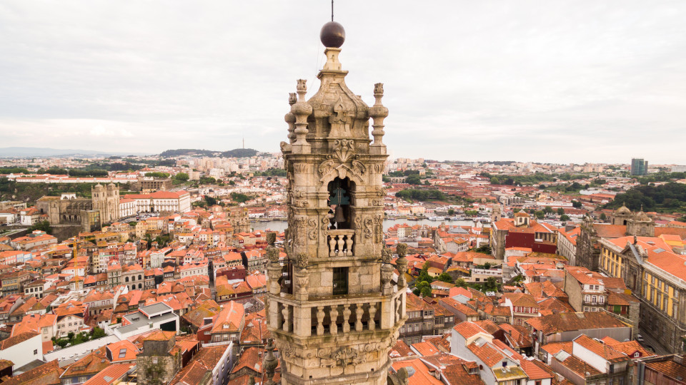 Torre e Museu dos Clérigos no Porto voltam a abrir em maio