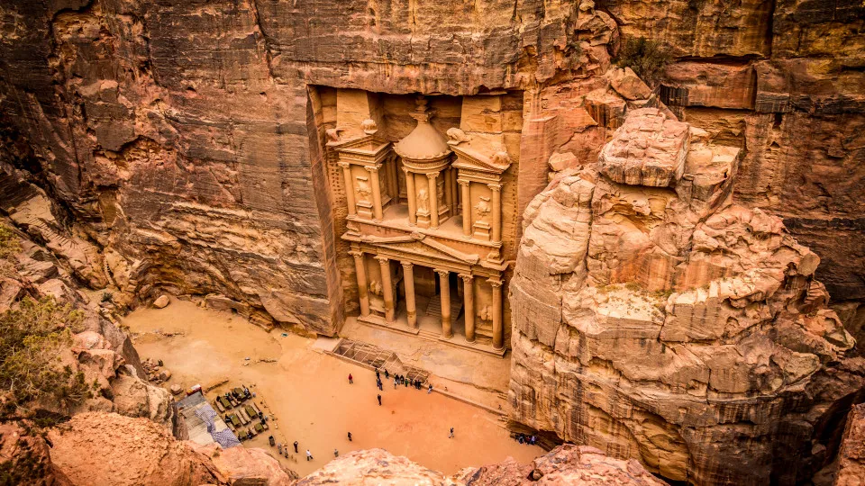 Dois turistas morrem na Jordânia. Inundações obrigaram a evacuar Petra