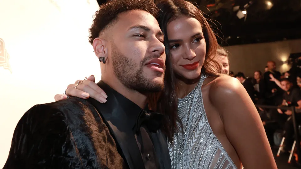 Bruna Marquezine viaja para a Rússia para apoiar Neymar