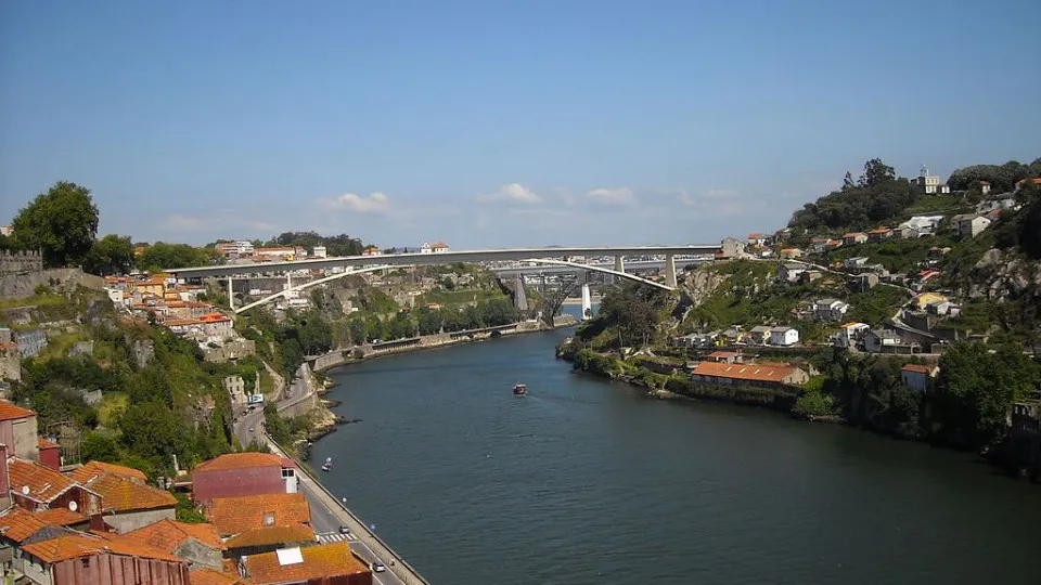Reclamar terrenos na Arrábida do Porto terá consequências "devastadoras"