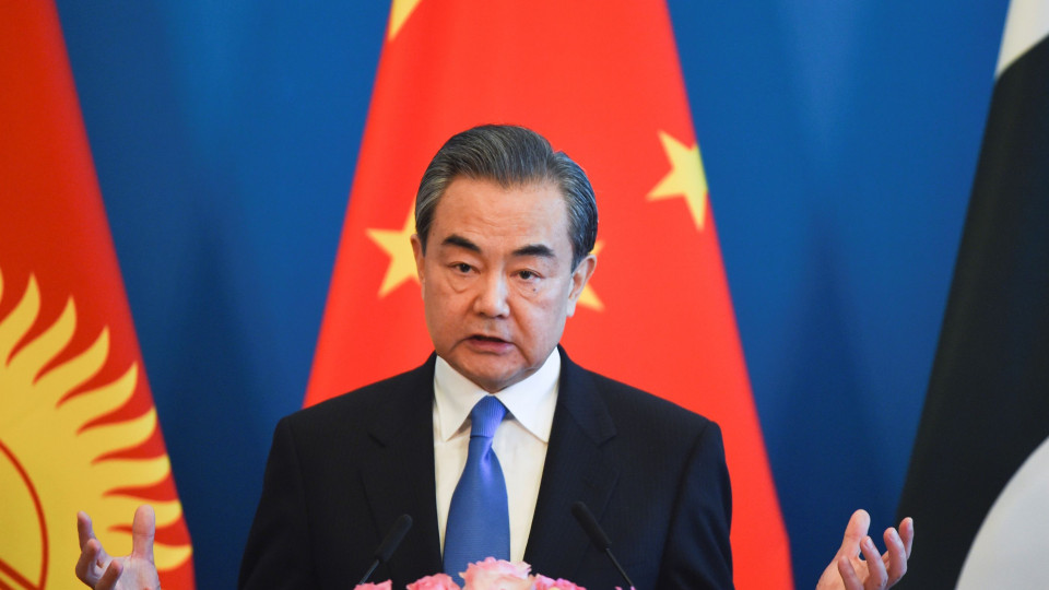 China pede aos EUA para evitarem medidas contra interesses de Pequim