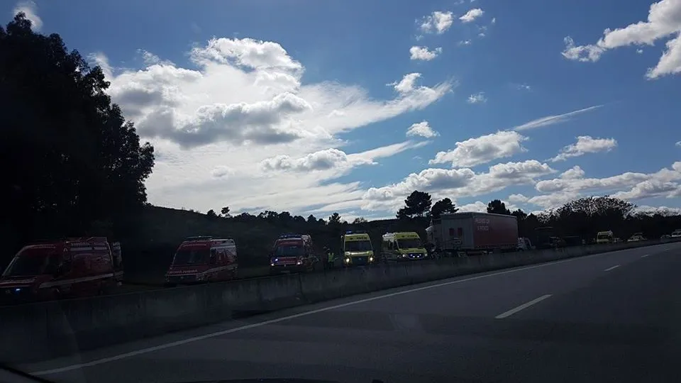 Ferido grave em capotamento em Celorico da Beira. A25 está cortada