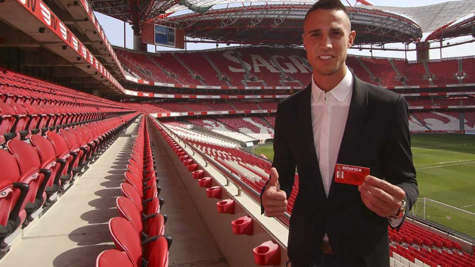Benfica oficializa Vlachodimos. Grego já fez as primeiras declarações