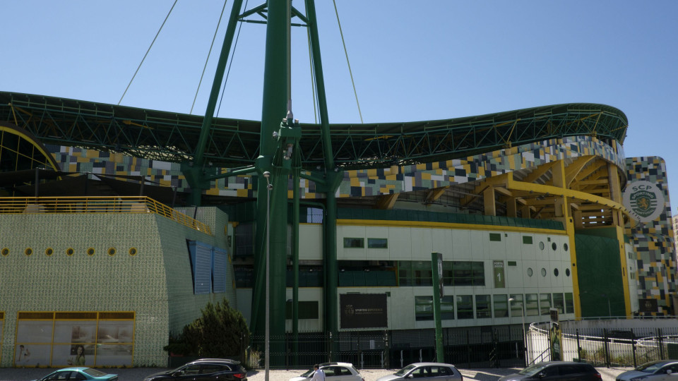 UEFA pune Sporting e limita lotação do estádio de Alvalade