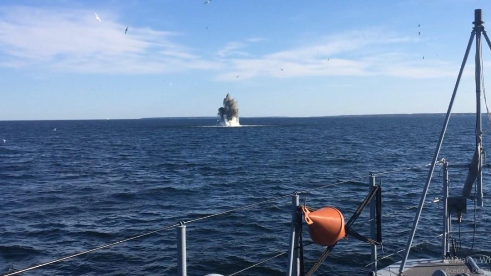 Mergulhadores da Marinha encontram mina russa e torpedo alemão no Báltico