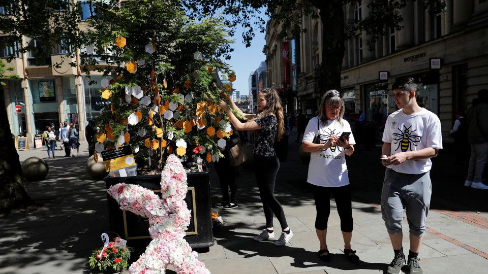 Atentado de Manchester em 2017 lembrado com um minuto de silêncio