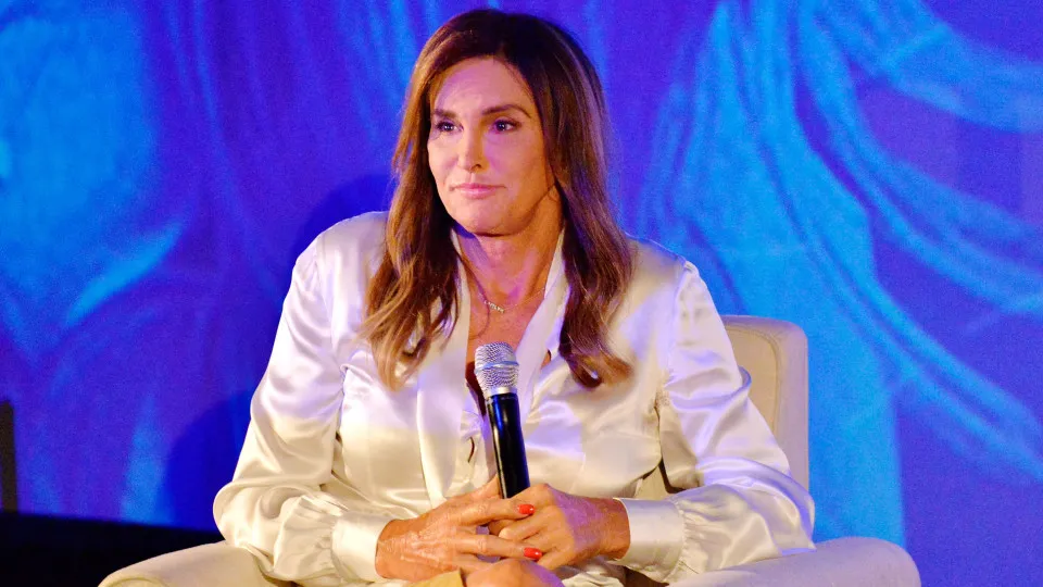 Caitlyn Jenner publica foto rara com Kim Kardashian e Brody Jenner