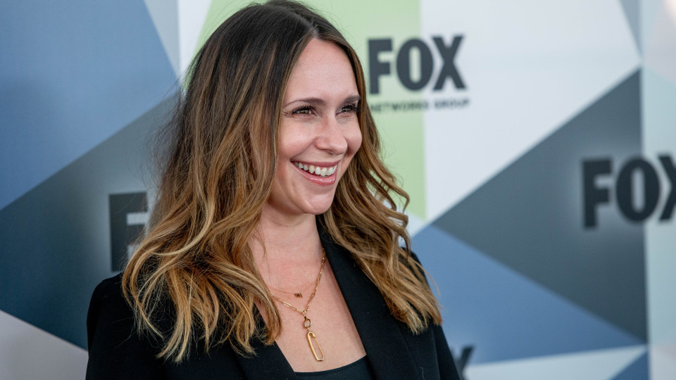 Jennifer Love Hewitt volta a aparecer após polémica com visual desleixado