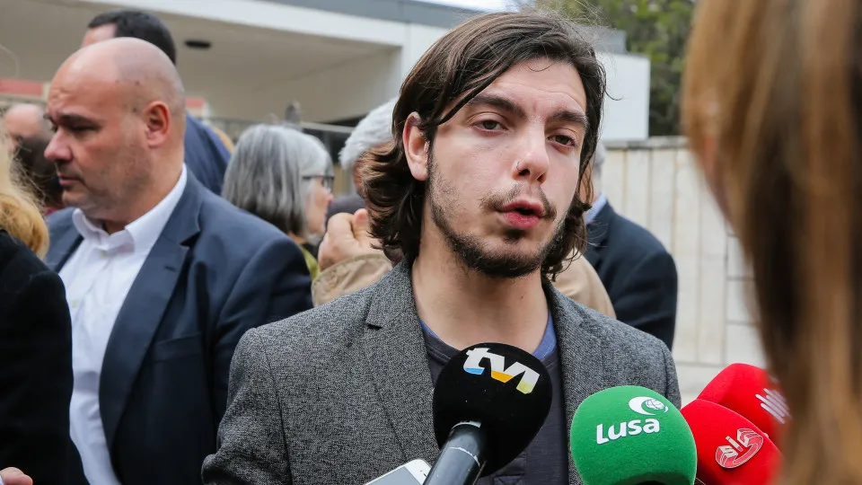 Bloquista desiste de queixa após ex-namorada retratar-se de acusações