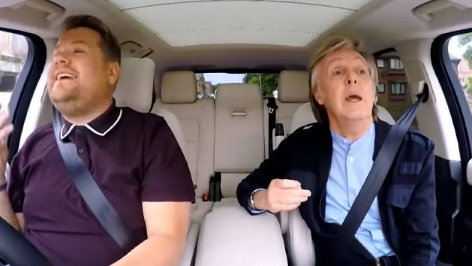 Paul McCartney deixa James Corden em lágrimas no 'Carpool Karaoke'