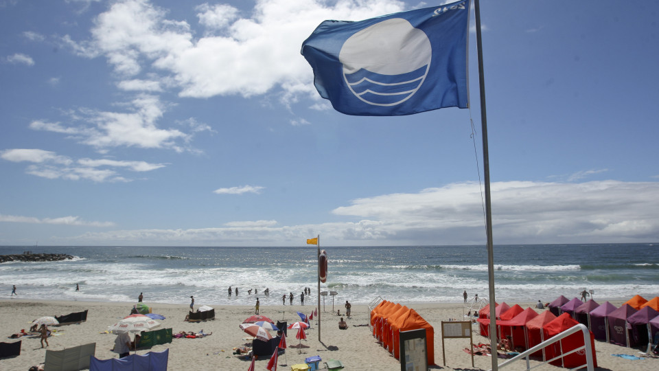 Portugal tem mais 12 praias com Bandeira Azul do que no verão passado