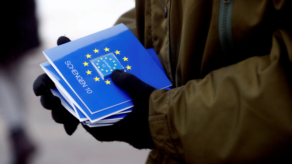 Mais de dez milhões de vistos emitidos em 2023 no espaço Schengen