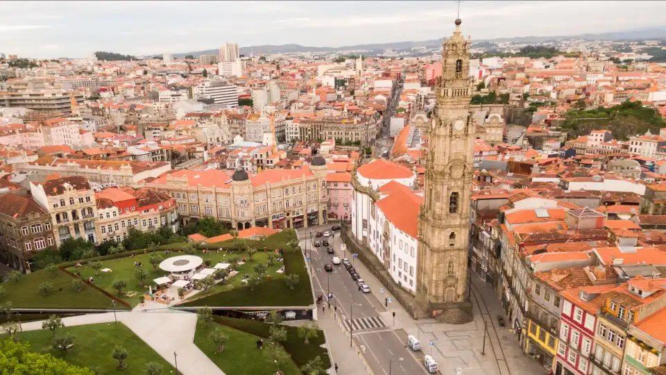 Empresários pedem fim de restrições a veículos turísticos no Porto