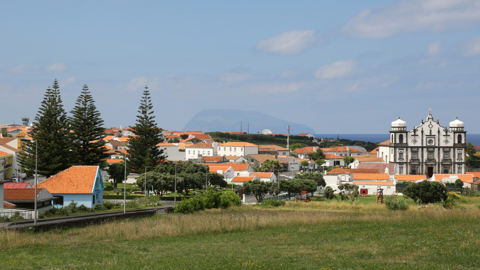 ARS dos Açores recomenda que pessoas não se desloquem à região