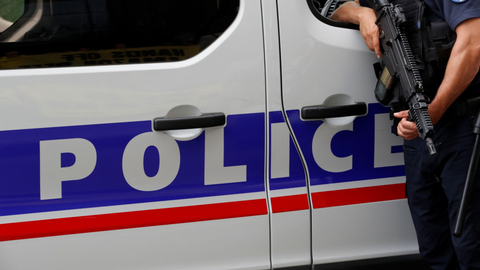 Motorista de TVDE detido em França após homicídio de adepto do Nantes