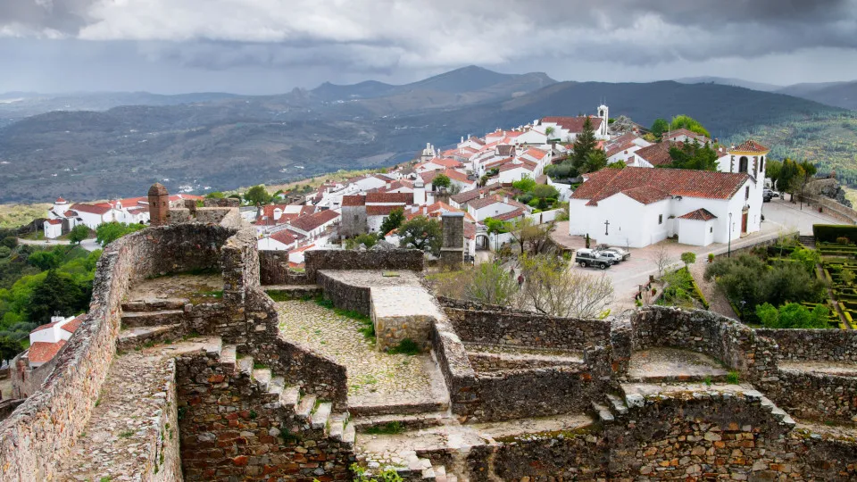 Figura rupestre considerada "única" em Portugal identificada em Marvão