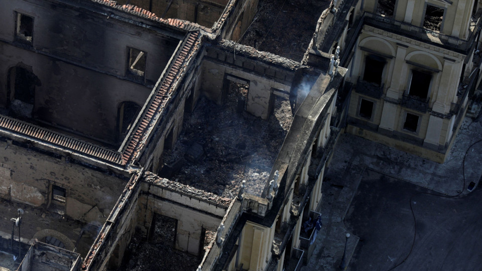 Há novas imagens do que resta após o incêndio no Museu Nacional