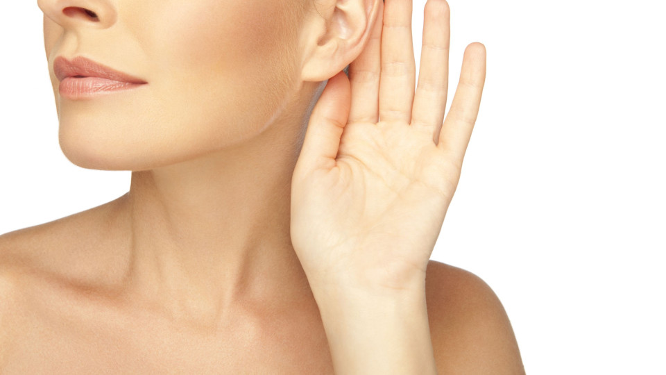 Médicos alertam para perda auditiva súbita associada à Covid-19