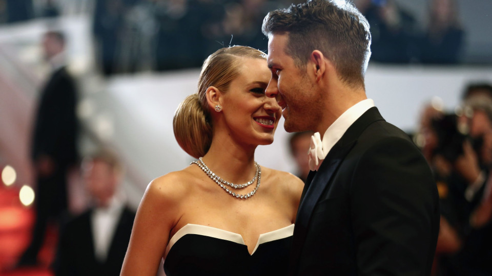 Blake Lively e Ryan Reynolds vistos pela 1.ª vez após nascimento do bebé