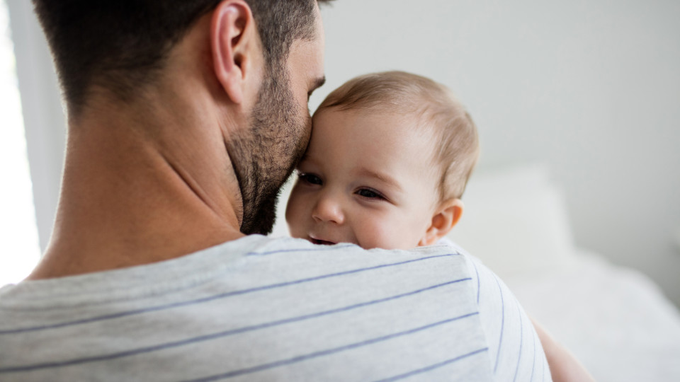 Os homens têm 'instinto paternal'? Finalmente a resposta!