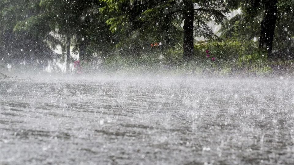 Atenção, vem aí uma frente fria: e traz chuva no fim de semana