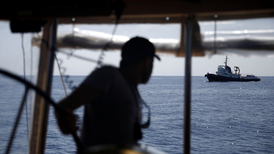 Navio humanitário desembarca 314 pessoas resgatadas do Mediterrâneo