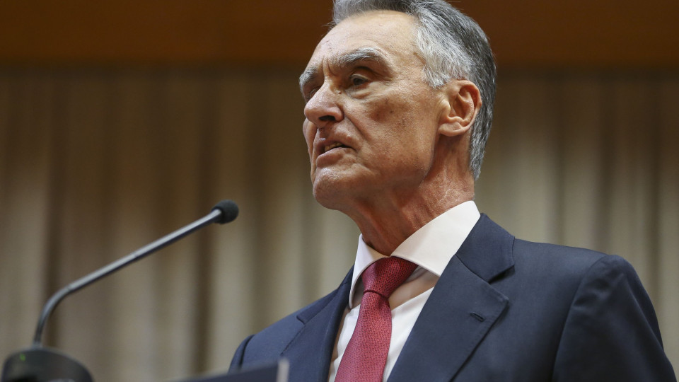 Cavaco Silva não vai à cerimónia do 25 de Abril no Parlamento