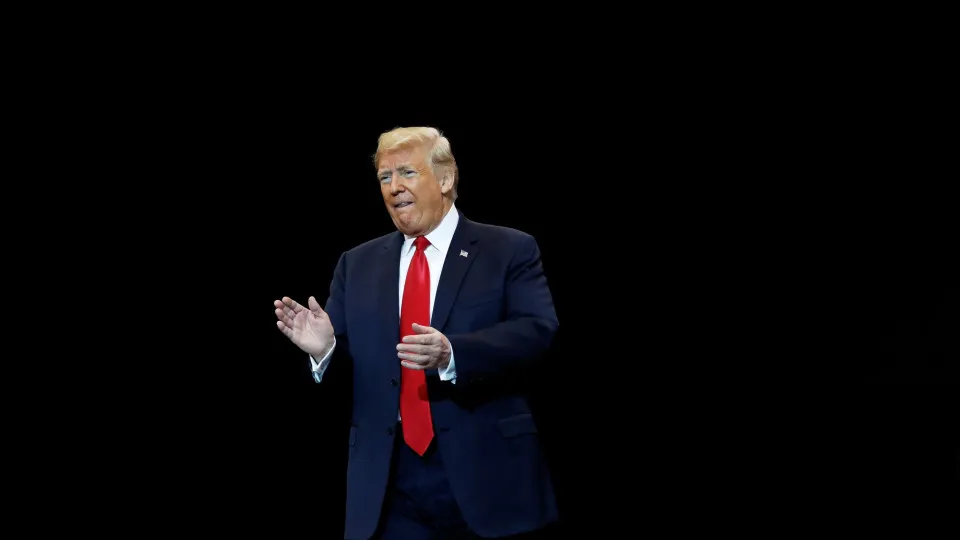 Trump segura Senado, mas perde Câmara à boleia de nova geração. E agora?