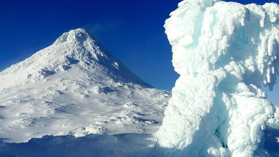 Ilha do Pico transforma-se em postal de inverno com o primeiro nevão